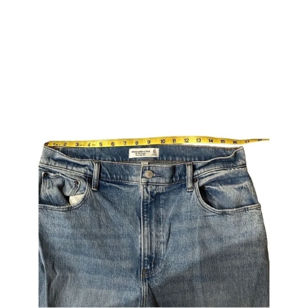 Abercrombie 90's ultra high rise straight 14 32 light wash curve love